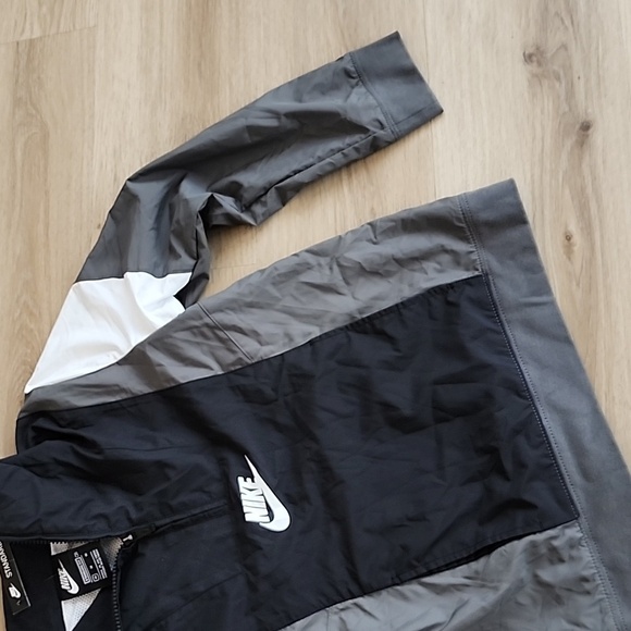Kids nike Windbreaker pullover Size medium large - Picture 3 of 7